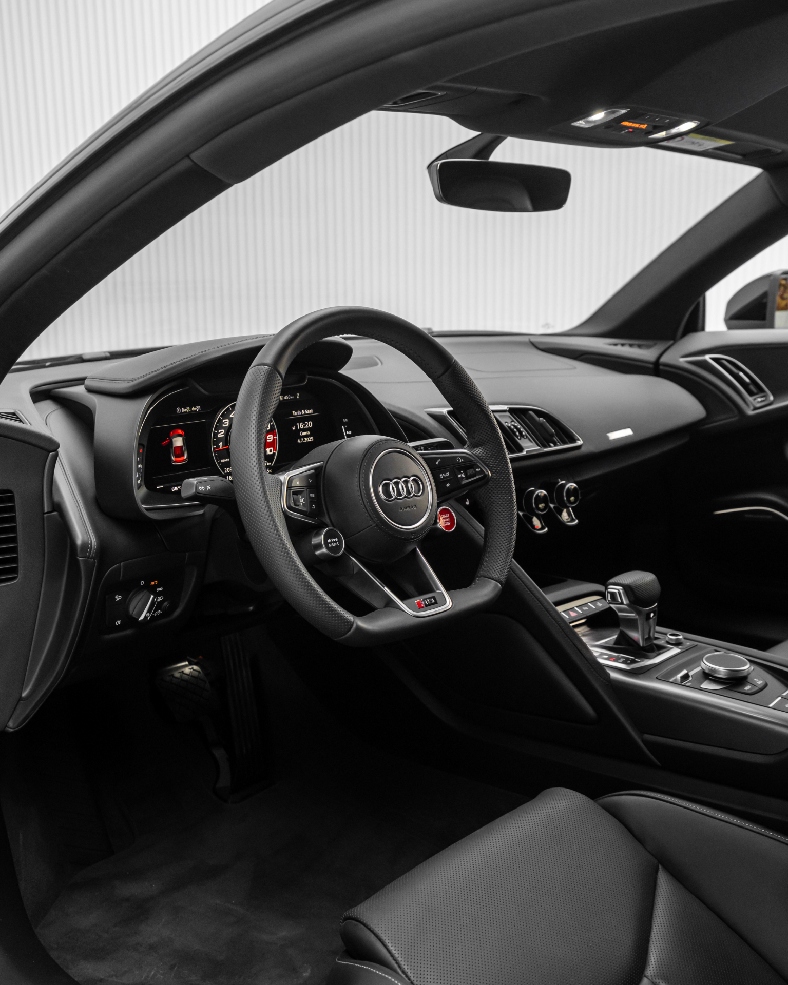 Audi R8 Coupe V10 Performance RWD view 7