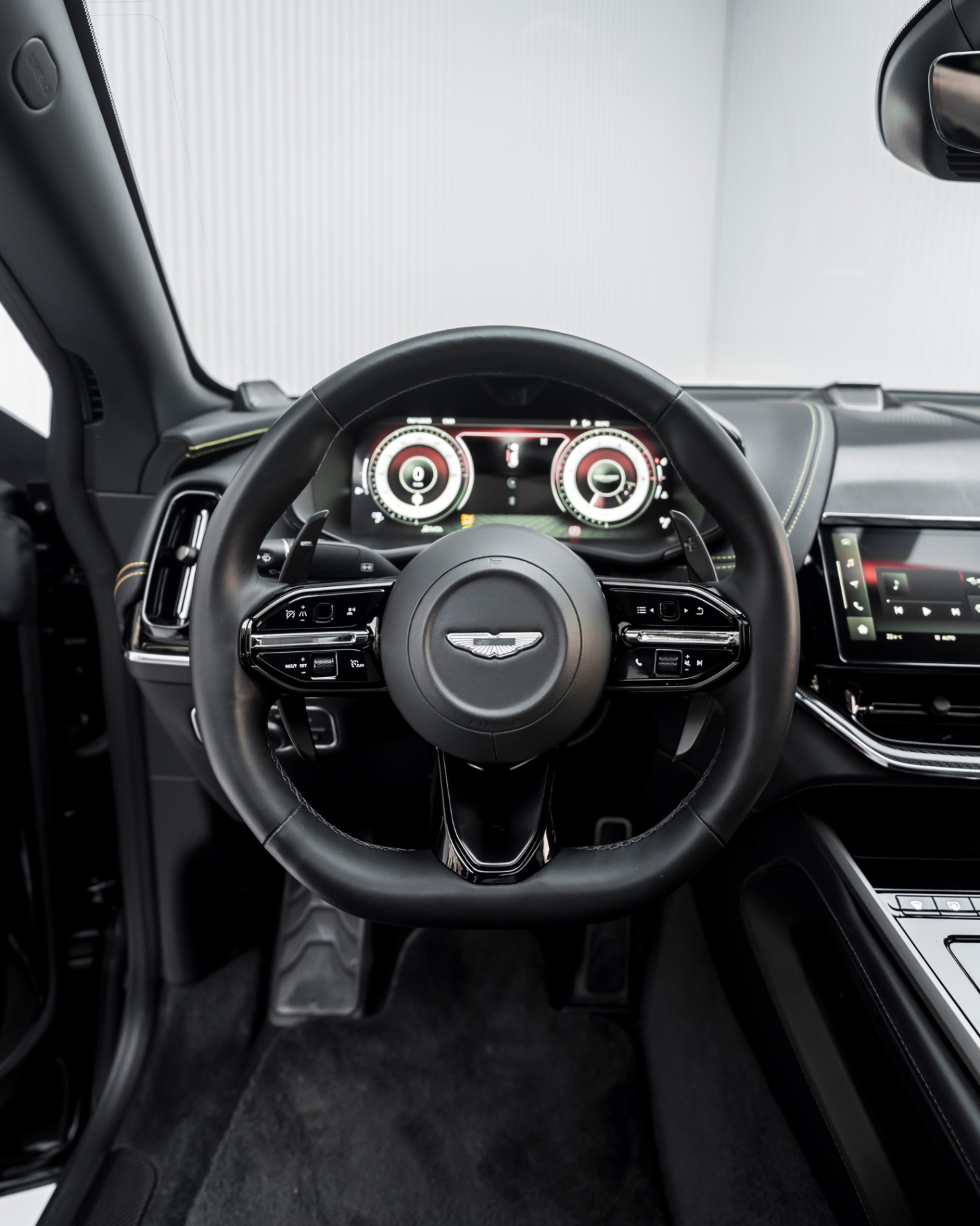 Aston Martin DBX707 view 9