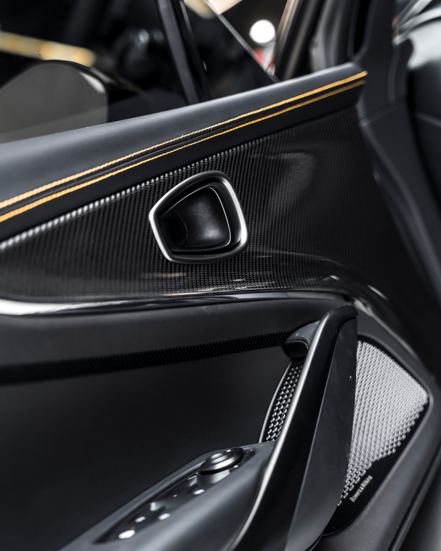 Aston Martin DBX707 view 15