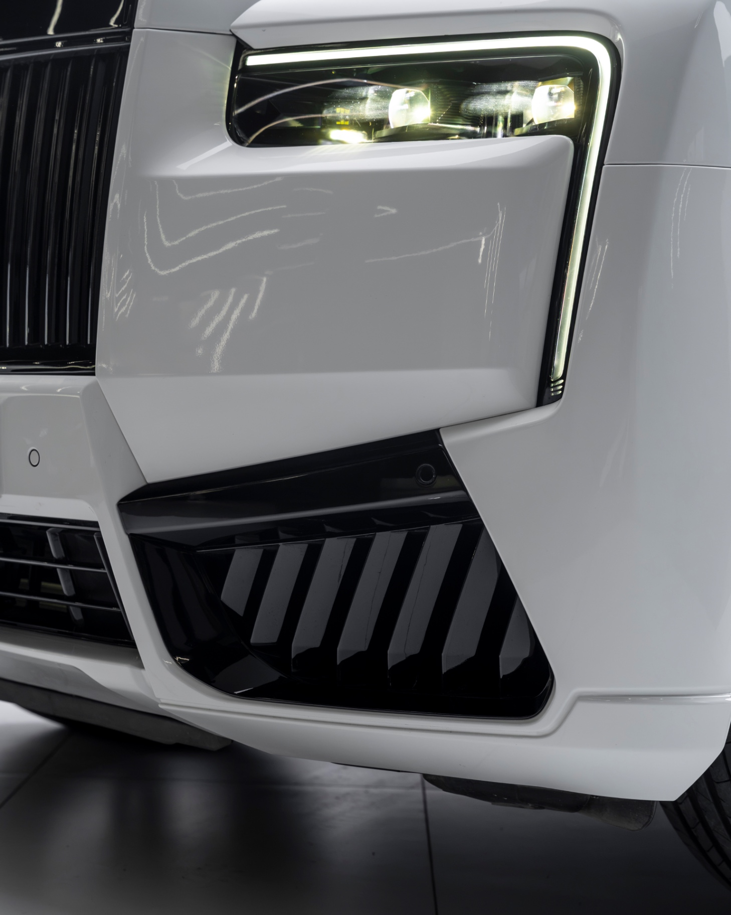 Rolls-Royce Cullinan (2025 Facelift) view 19