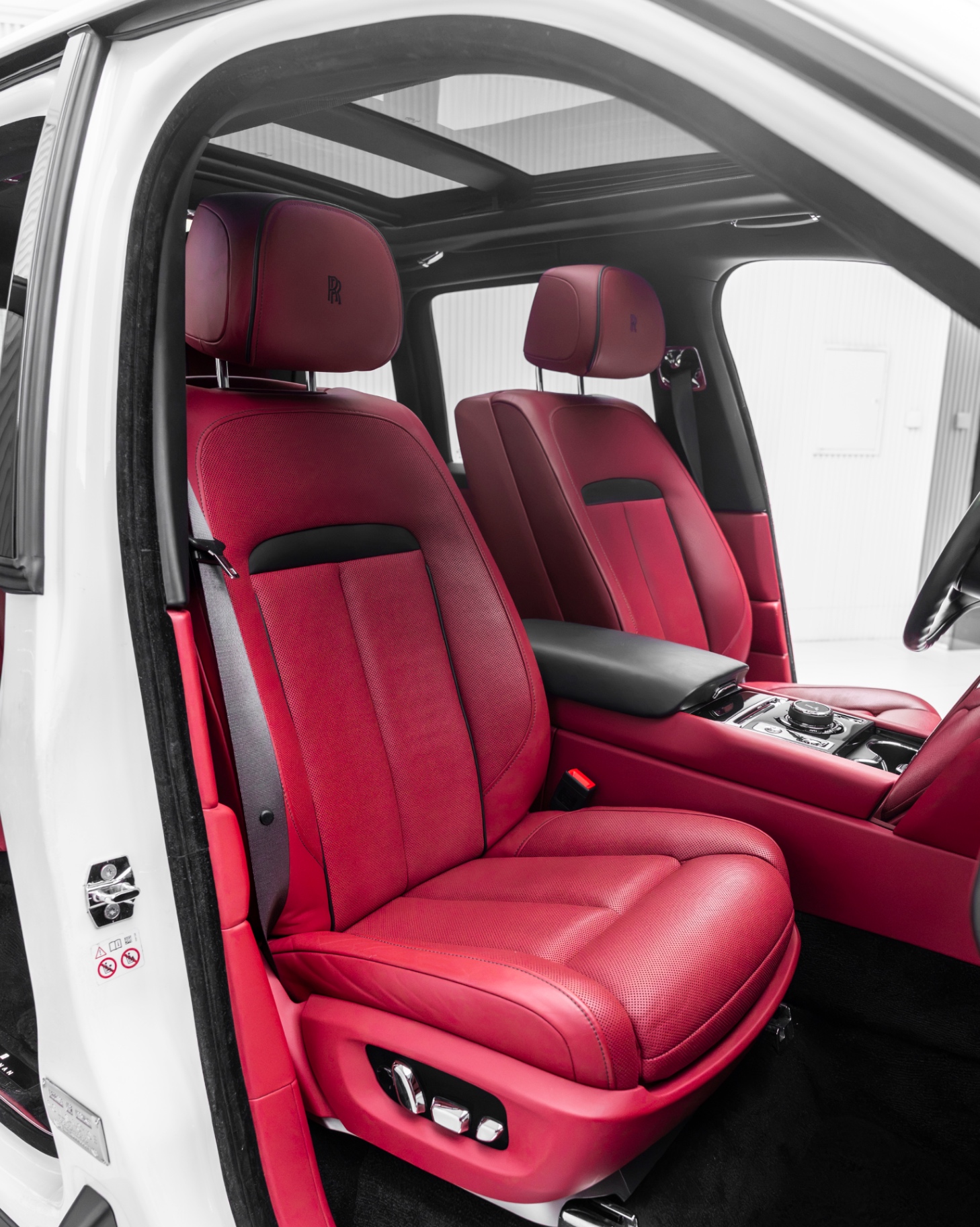 Rolls-Royce Cullinan (2025 Facelift) view 11