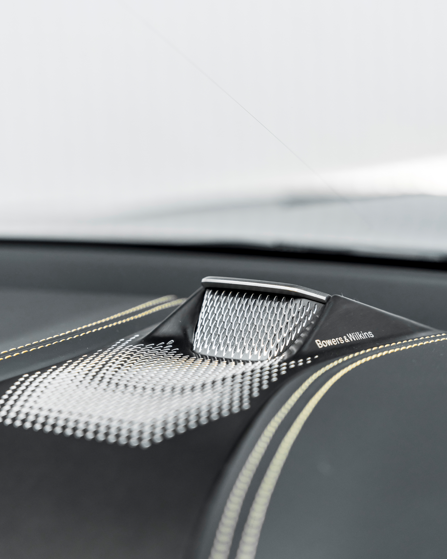 Aston Martin DBX707 view 13