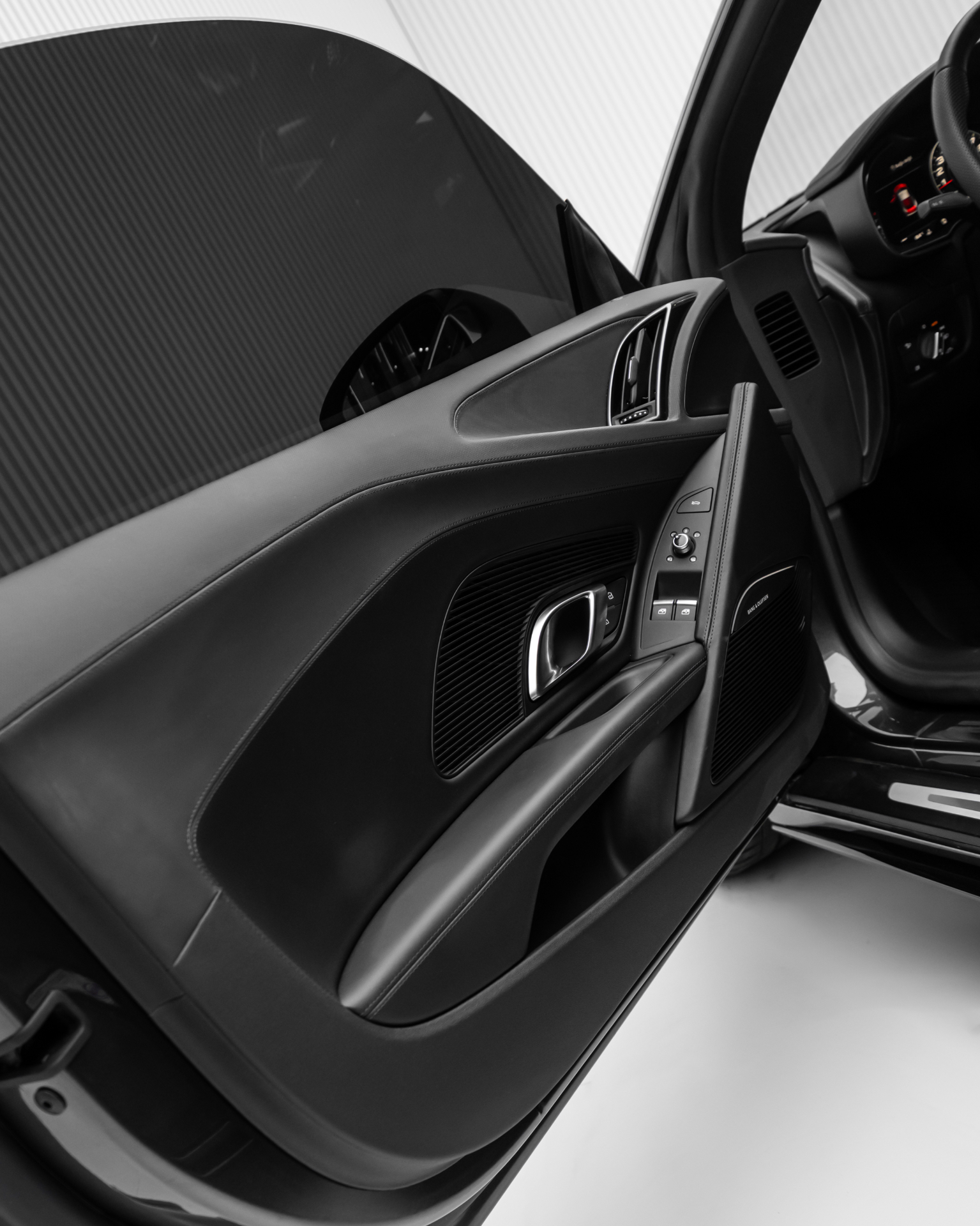 Audi R8 Coupe V10 Performance RWD view 4