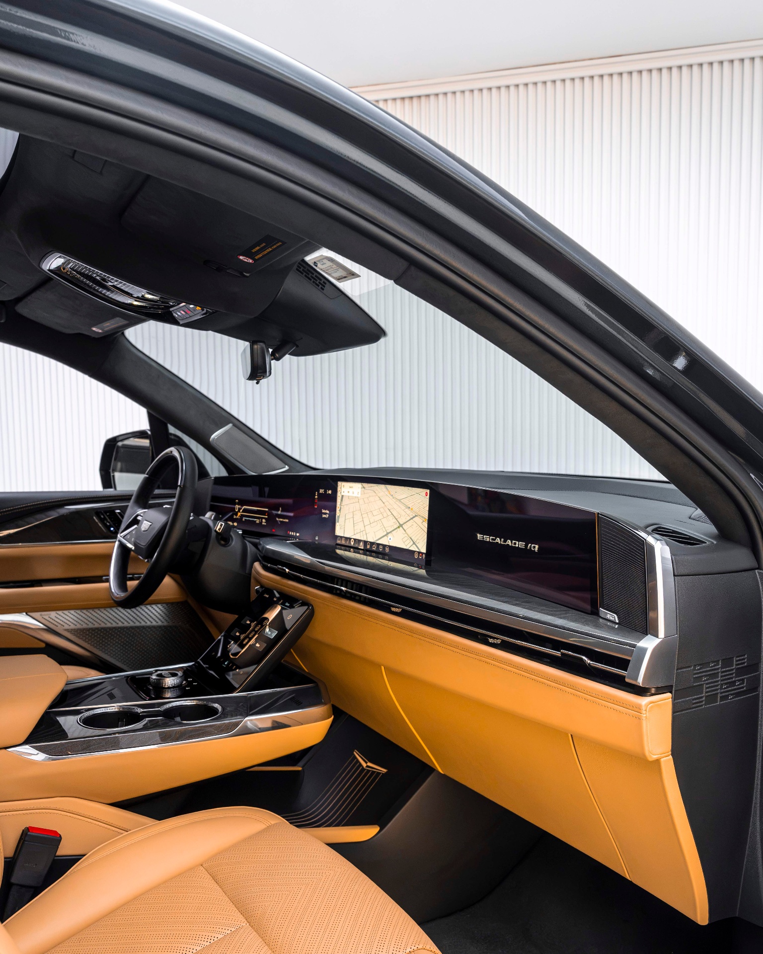 Cadillac Escalade IQ 1000E Premium Luxury AWD view 8