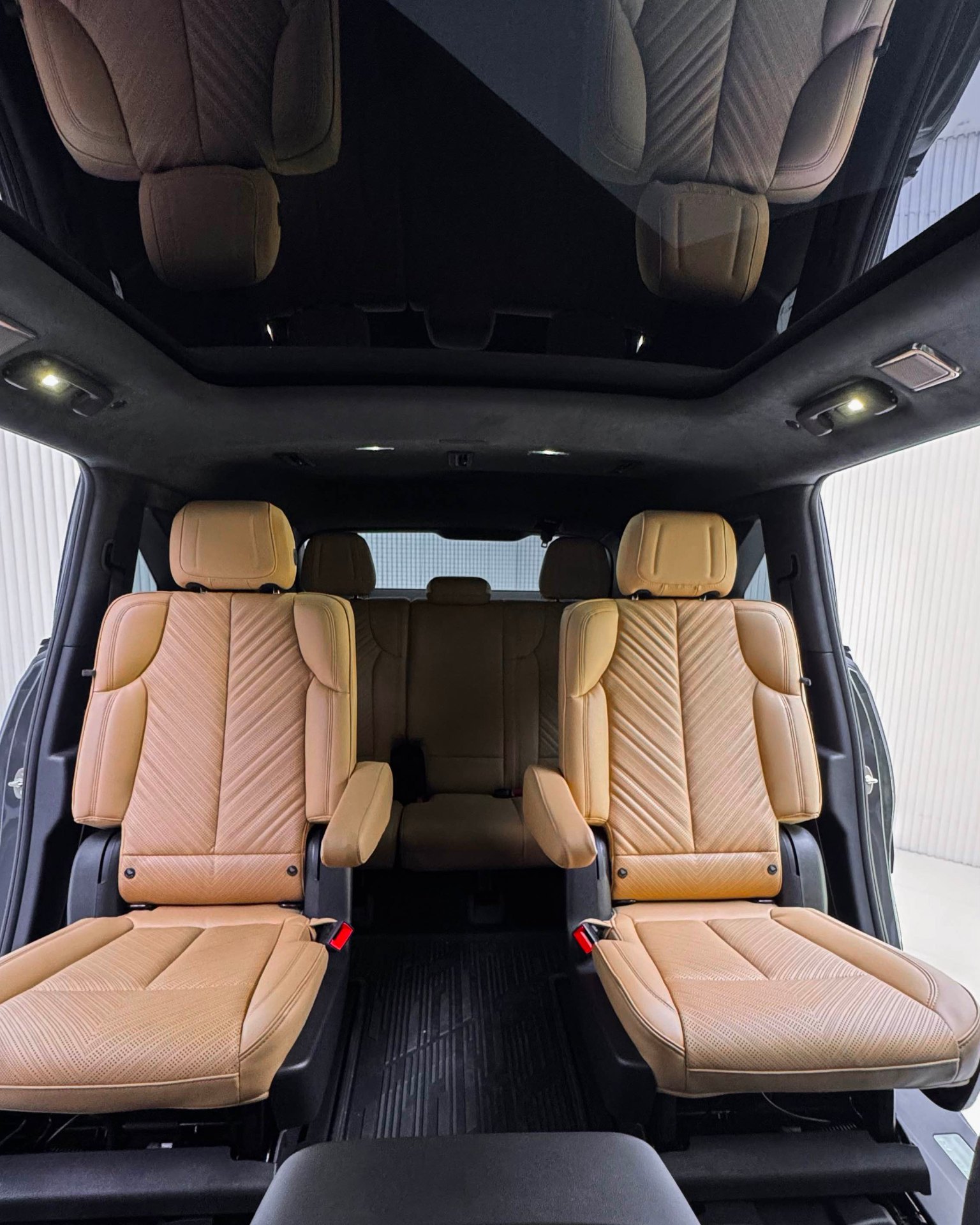 Cadillac Escalade IQ 1000E Premium Luxury AWD view 12