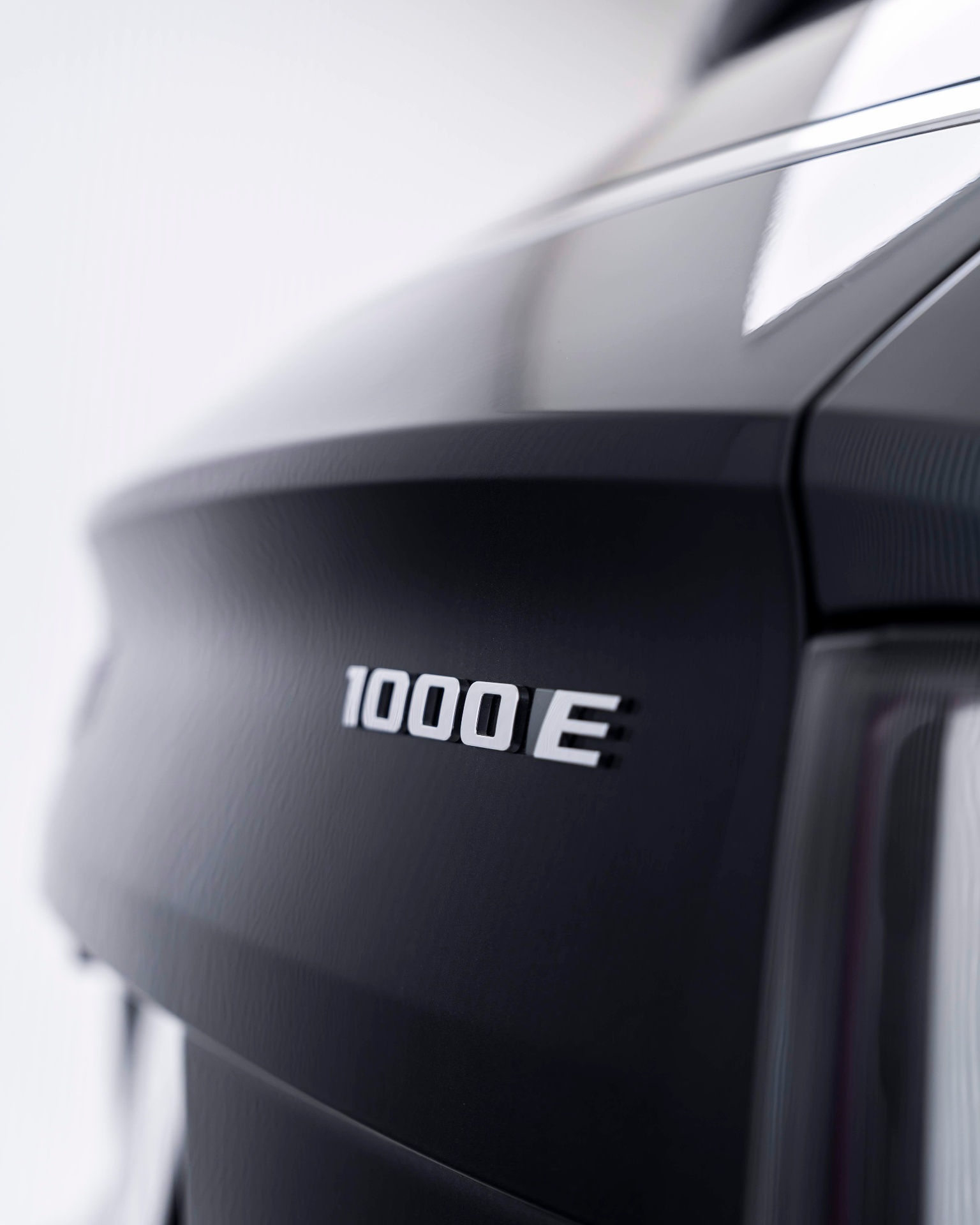 Cadillac Escalade IQ 1000E Premium Luxury AWD view 3
