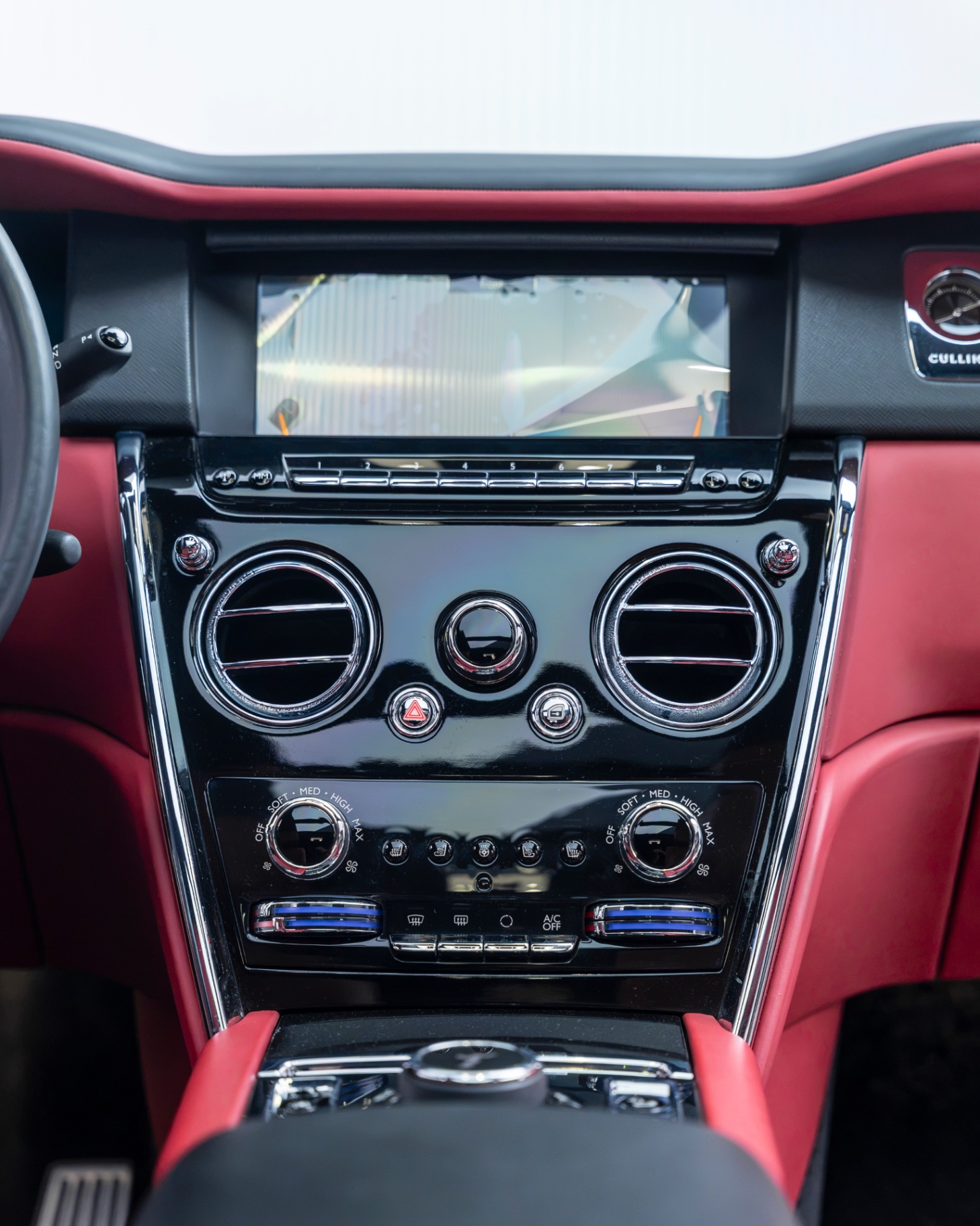 Rolls-Royce Cullinan (2025 Facelift) view 16