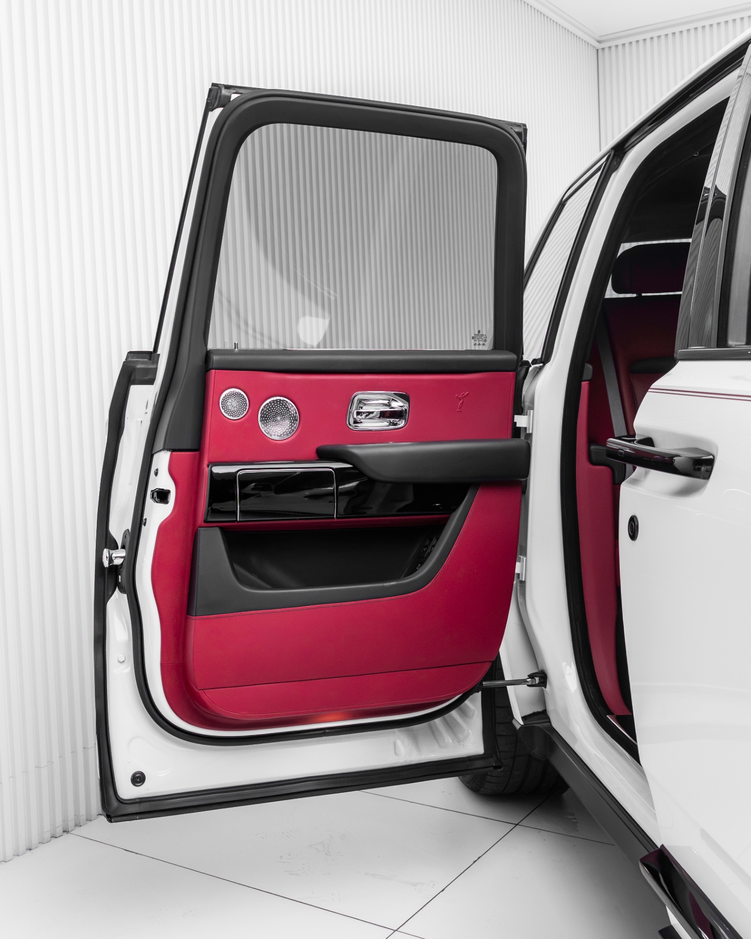 Rolls-Royce Cullinan (2025 Facelift) view 5