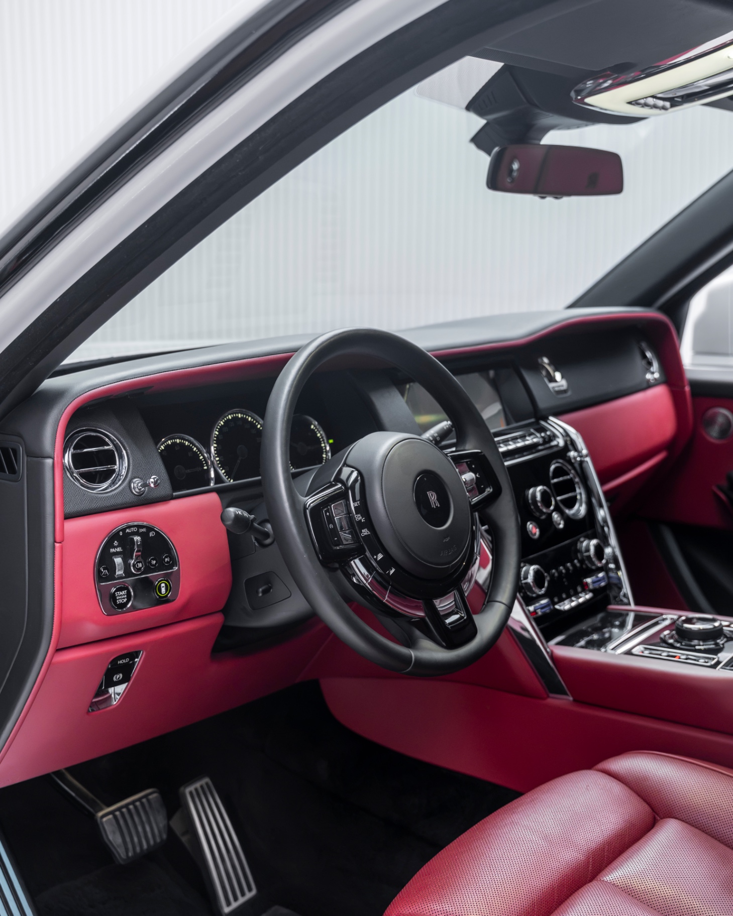 Rolls-Royce Cullinan (2025 Facelift) view 6