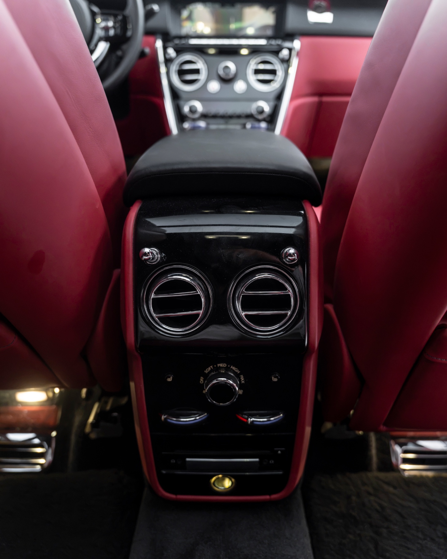 Rolls-Royce Cullinan (2025 Facelift) view 15