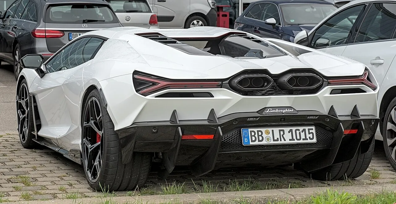 El récord de Lamborghini en 2025: una gama totalmente híbrida y por qué el 94% de los compradores personaliza su coche