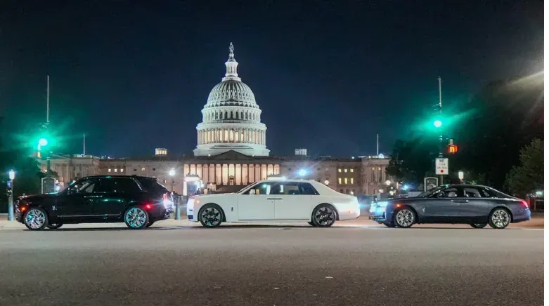 Rolls-Royce celebra el 250 aniversario de EE.UU. con tres encargos Bespoke únicos