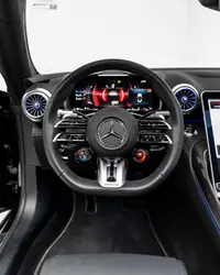 2023 Mercedes-Benz SL 63 AMG 4MATIC+ for sale in Dubai — photo 10 of 18