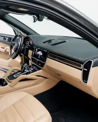 2019 Porsche Cayenne Standard for sale in Dubai — photo 12 of 16