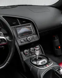 2015 Audi R8 Spyder V8 FSI Quattro for sale in Dubai — photo 10 of 20